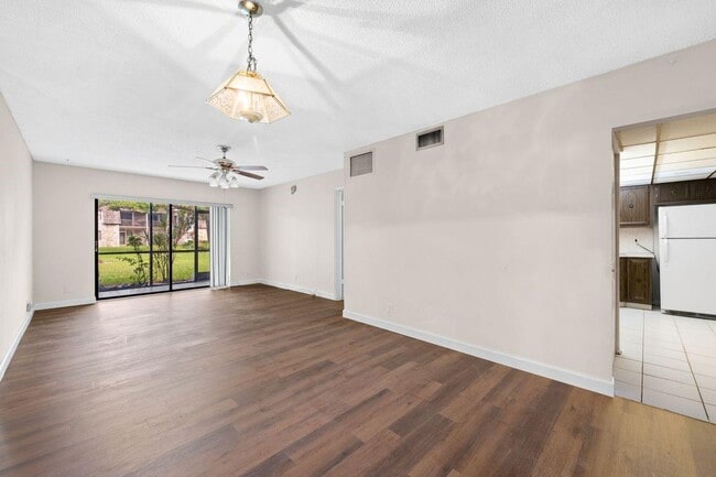 Photo - 3101 Oakland Shores Dr Unit H108
