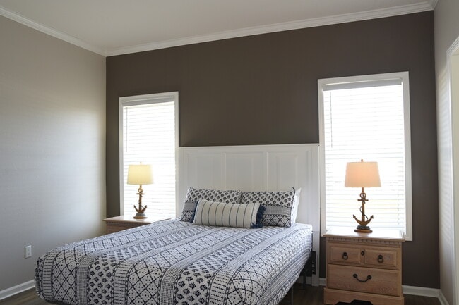 Photo - 6708 Lakewood Dr