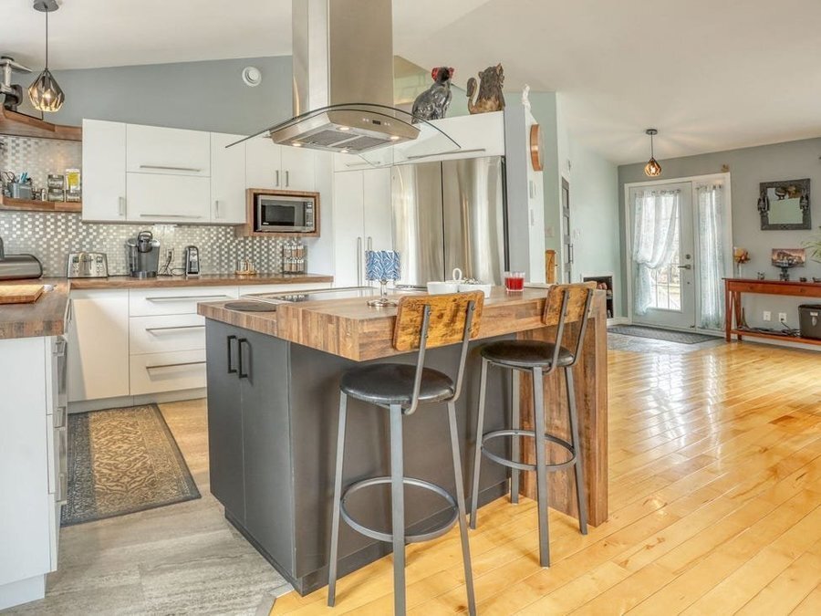 Photo - 2542 Babcock Rd