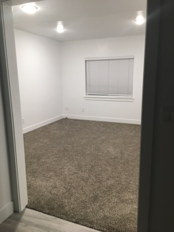 Photo - 542 E 300 N Apartment