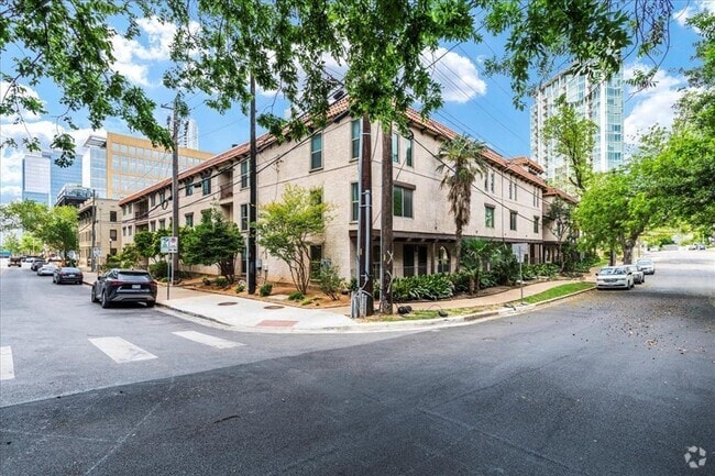 Building Photo - 505 W 7th St Unit 208 Rental