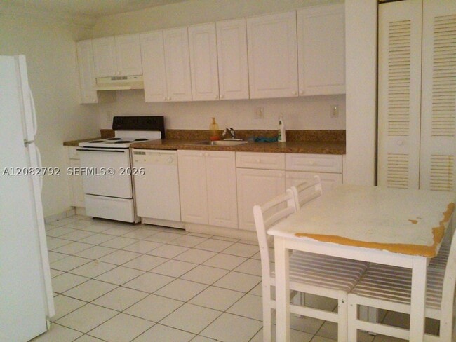 Photo - 5100 SW 41st St Unit 202