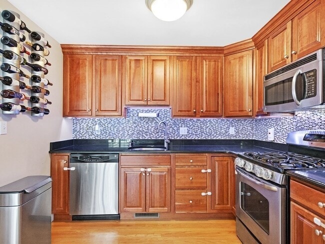 Photo - 32 Common St Unit 2-3