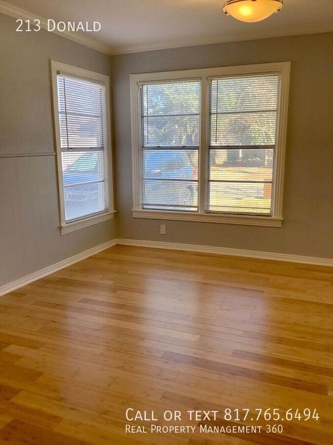 Photo - 213 Donald-