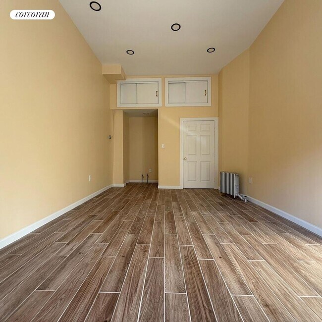 Photo - 564 Vanderbilt Ave