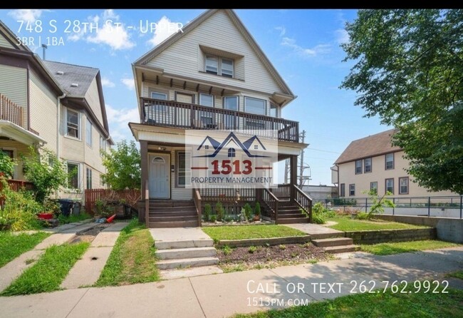 Building Photo - 748 S 28th St Unit Upper