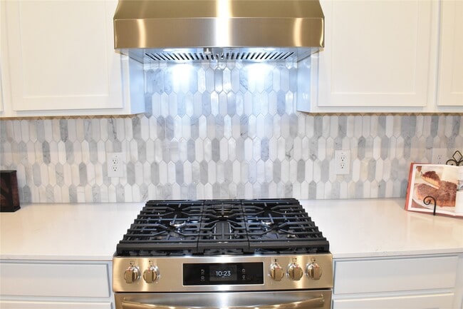 Building Photo - 16311 Mesquite Fld Dr