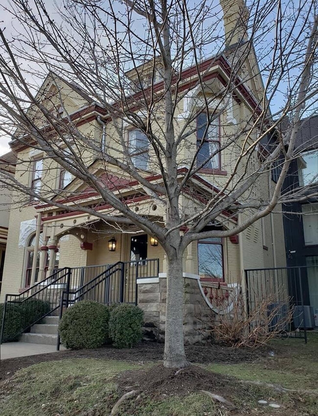 Photo - 275 S Limestone Unit 120