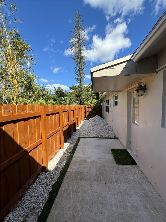 Photo - 4071 SW 51st St Casa