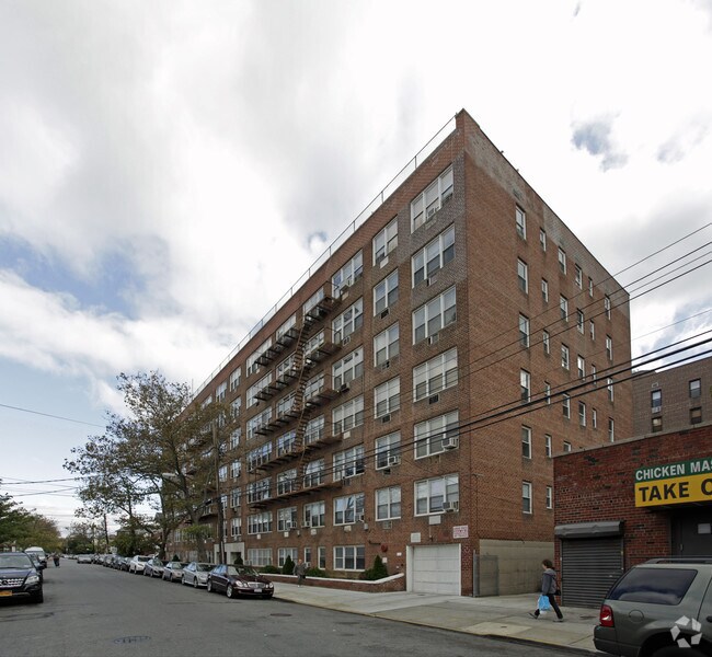 Photo - 2555 E 12th St