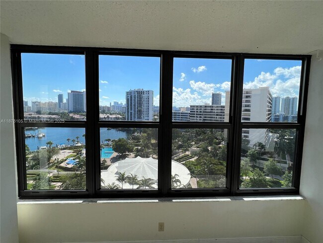 Photo - 2500 Parkview Dr Unidad 1214