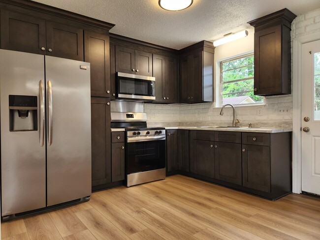 Photo - Stunning 4 bedroom, 2 bathroom home locate...