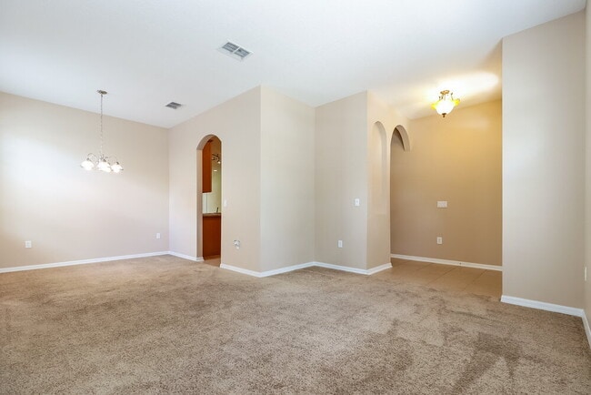 Photo - 8101 Pea Tree Ct House