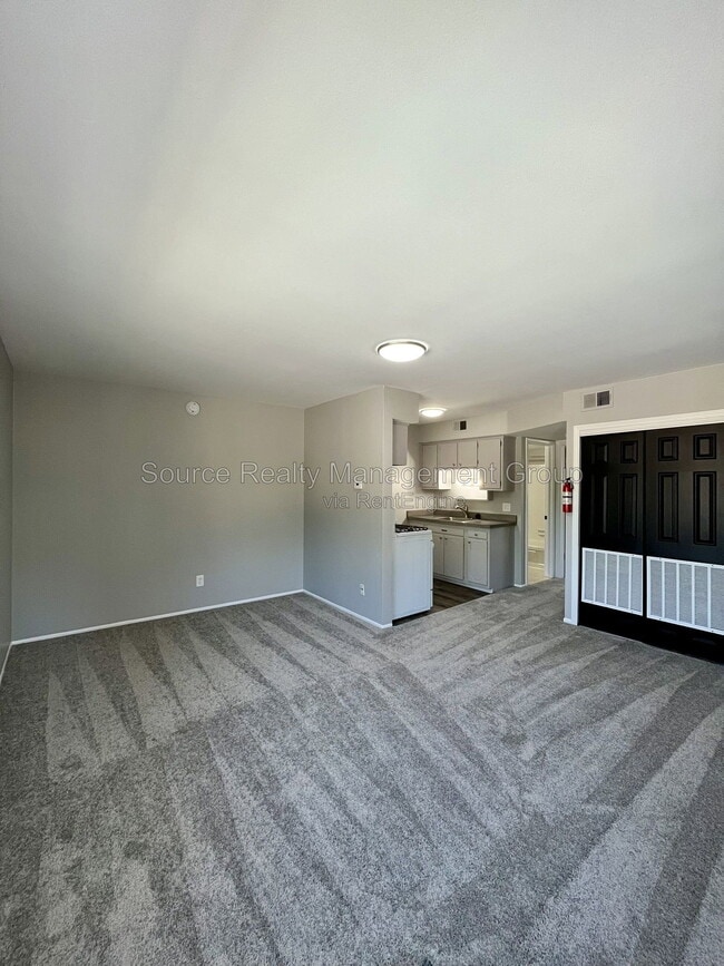 4441 Oakwood Unit 4