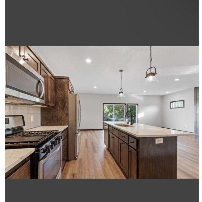 Photo - 3 Bed | 3 Bath Townhome - Blaine Unit A