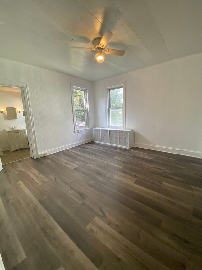Building Photo - 725 Union St Unit Apt 2