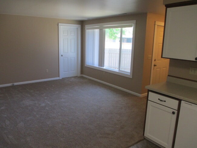 Photo - 3290 NE Lancaster St Apartments Unit 2