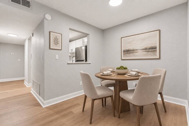 Eat-in kitchen