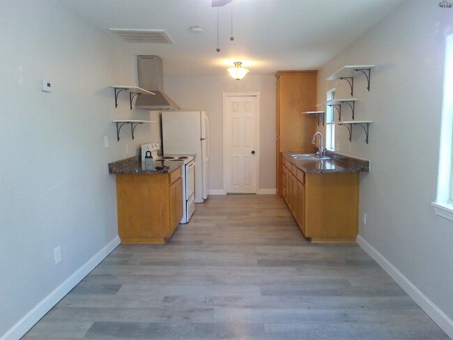 Photo - 1805 Lucile Ave