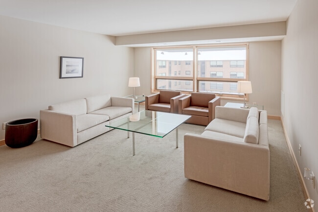 2BR, 1BA - Sandgren 800 SF