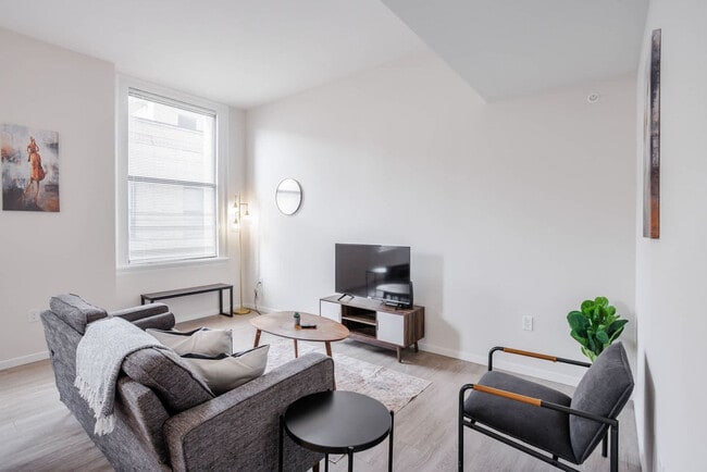 Photo - 9-JAN-JAN E 4th St Unidad ID1343755P