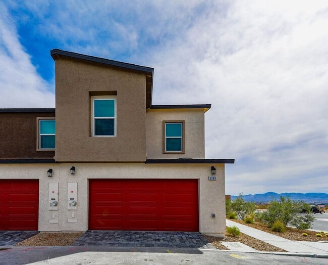 Building Photo - Never Lived In 3 Bedroom Townhome In Southwest Vegas