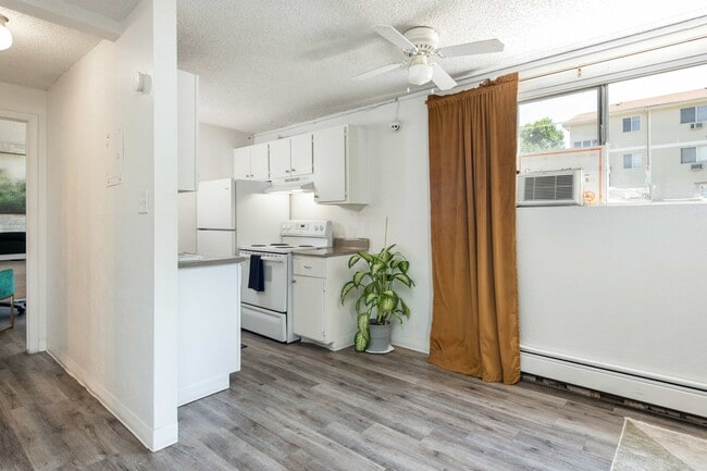 Photo - Carriage Green Apartments