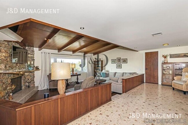 Photo - 3705 Putter Dr