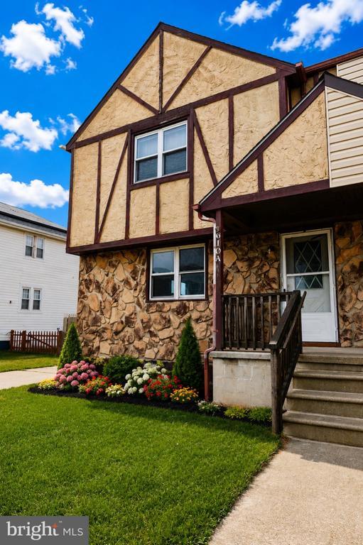 Photo - 610 N Victoria Ave