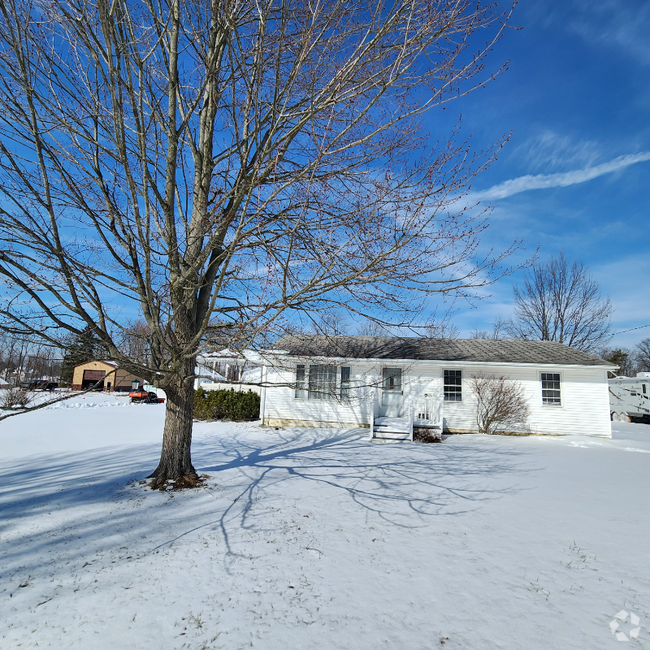 Building Photo - 2495 Forest Dr Rental