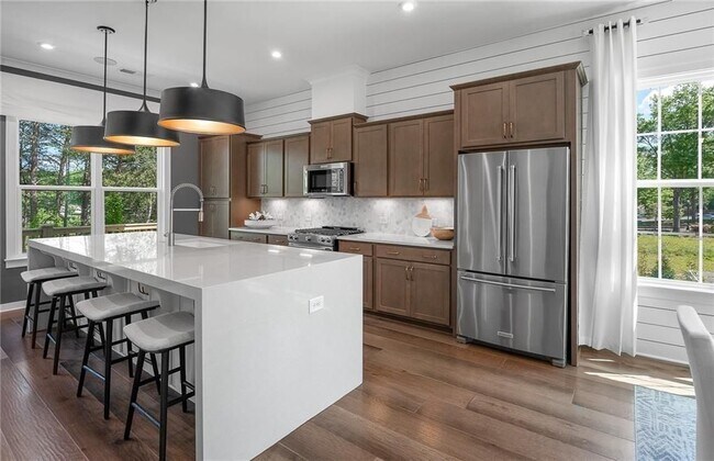 Photo - 820 Snider Walk NE