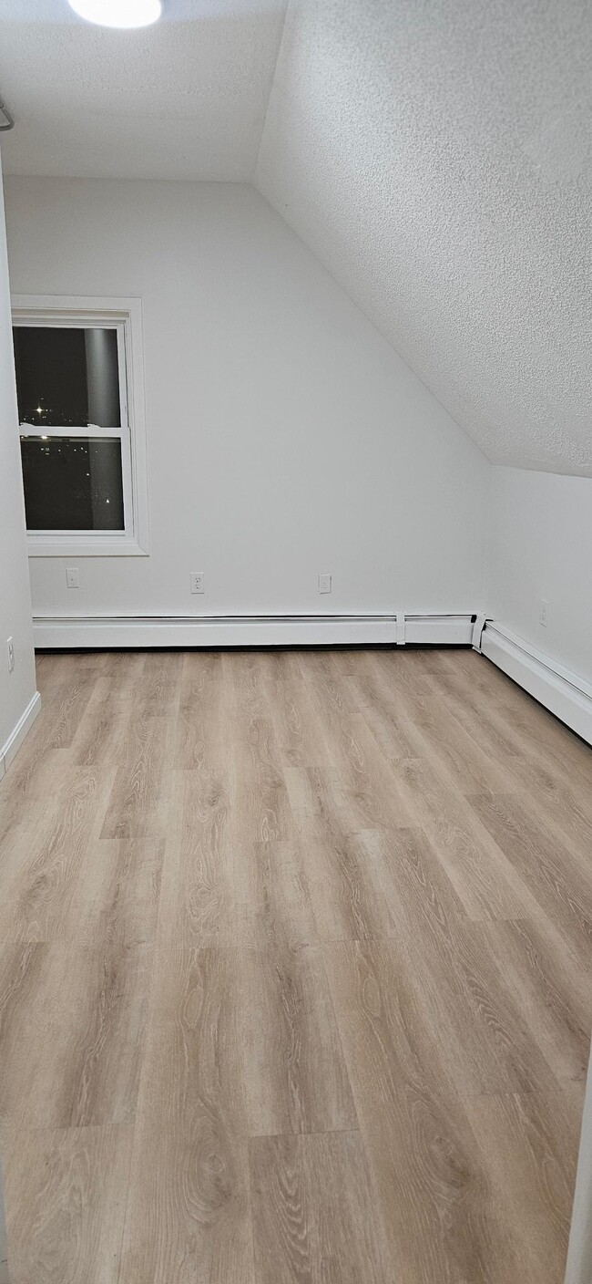 Photo - 76 Beacon Ave Unidad 9