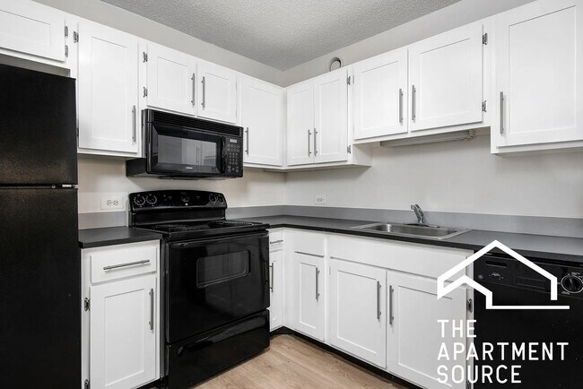 Building Photo - 1000 N La Salle Dr Unit 408