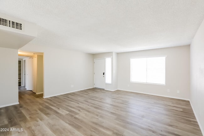 Photo - 4901 W Puget Ave