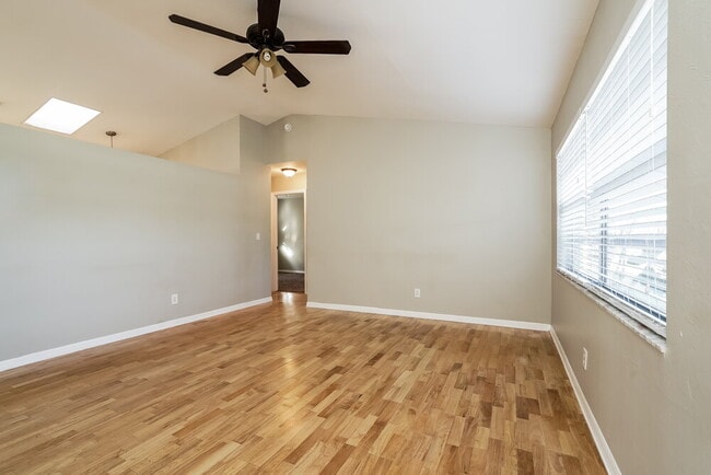 Photo - 28 SW 13th St