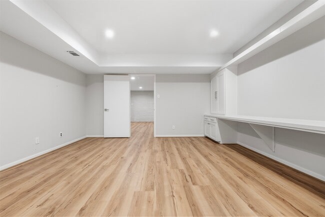 Building Photo - 3141 Bissonnet St