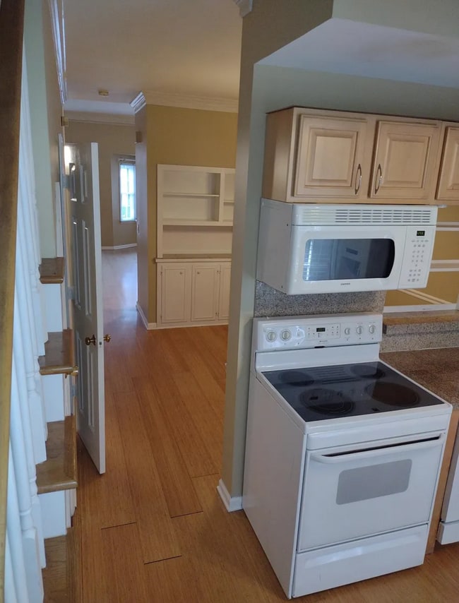 Photo - 103 Fairmont Pl