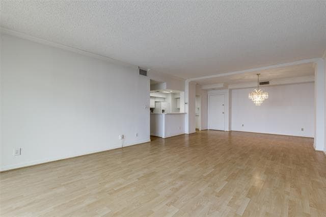 Photo - 5200 Keller Springs Rd Unidad 824