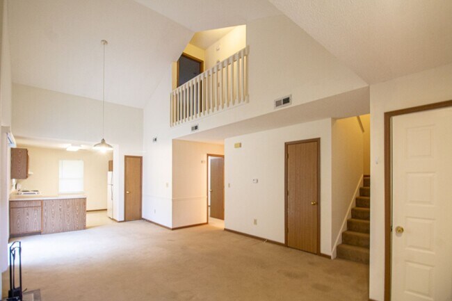 Photo - Upscale Duplex 2BD/2BA Cul-de-sac