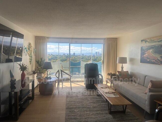 Photo - 1155 Ash St. Unidad 1207