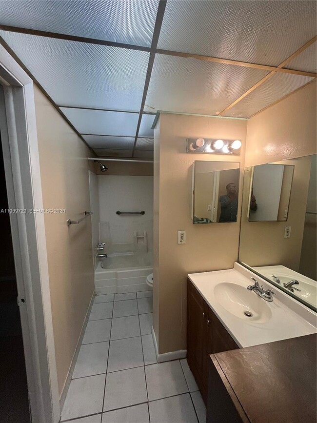 Photo - 2800 NW 56th Ave Unit E104