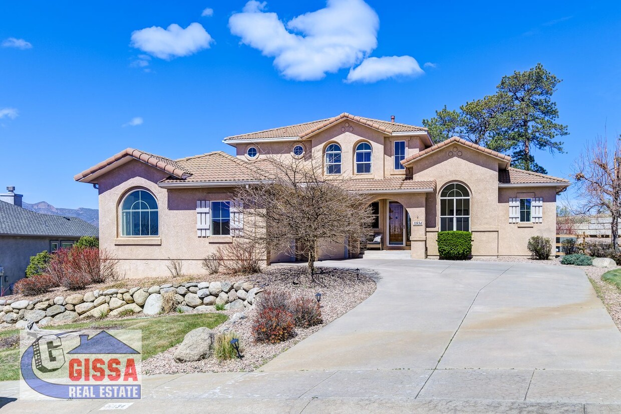 This stunning six-bedroom, three-and-a-hal... - This stunning six-bedroom, three-and-a-hal...