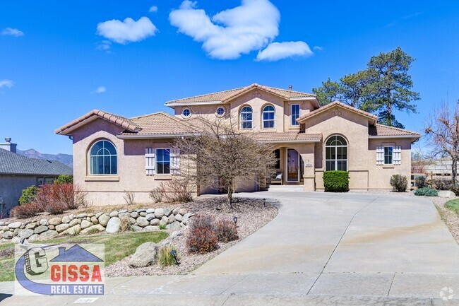 Building Photo - This stunning six-bedroom, three-and-a-hal... Rental