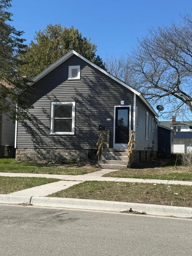 Building Photo - 1610 15th Ave