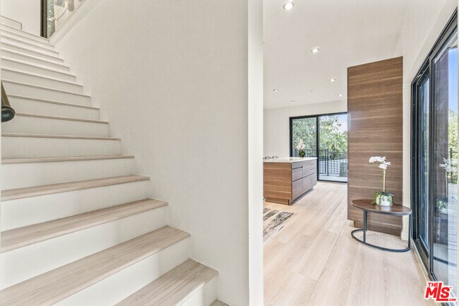 Photo - 2315 Loma Vista Pl