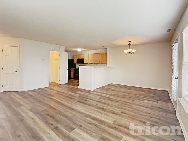 Photo - 4525 Connaught Dr E