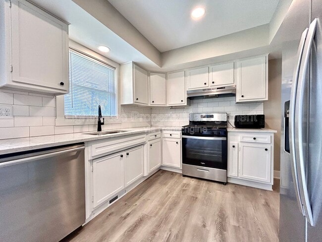 Photo - 818 Delray Ave SE