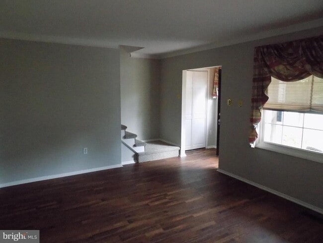 Photo - 702 Towne Center Dr
