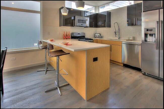 Photo - 2351 Minor Ave E