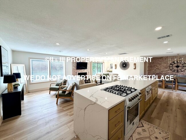 Photo - 9730 State Line Rd